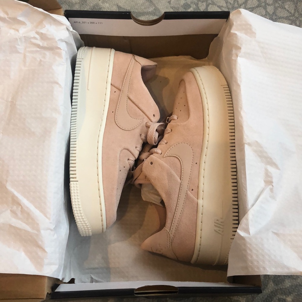 Nike Air Force Low Sage BRAND NEW